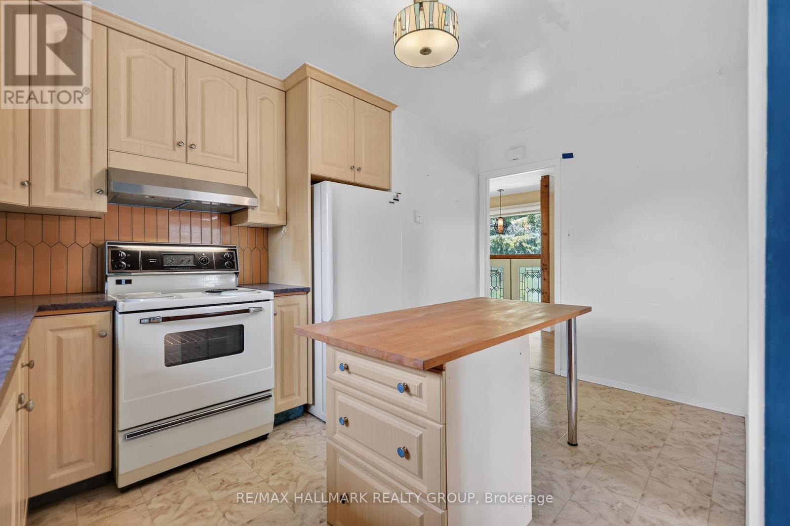 3 Bed, 2 Bath House for Sale in Ottawa – 738 STILES CRESCENT, Ottawa – MLS# X13518936 - Image 19