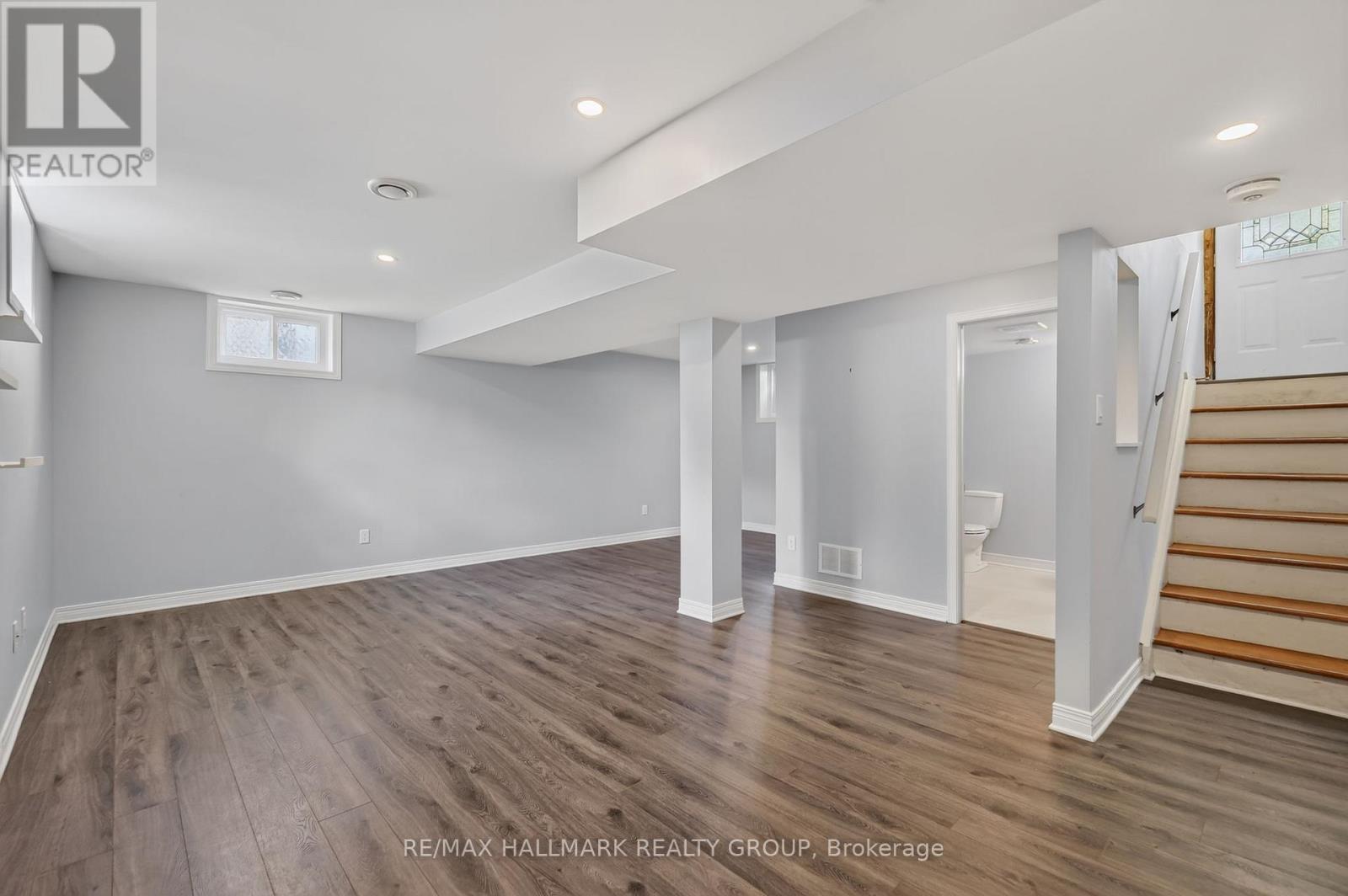 3 Bed, 2 Bath House for Sale in Ottawa – 738 STILES CRESCENT, Ottawa – MLS# X13518936 - Image 35