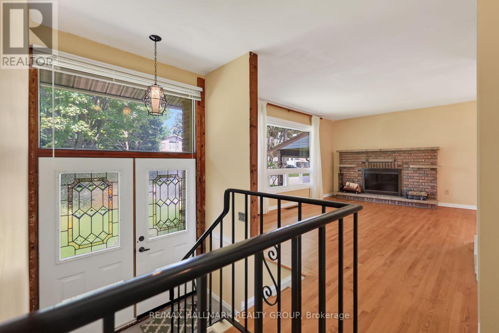 738 STILES CRESCENT - 4