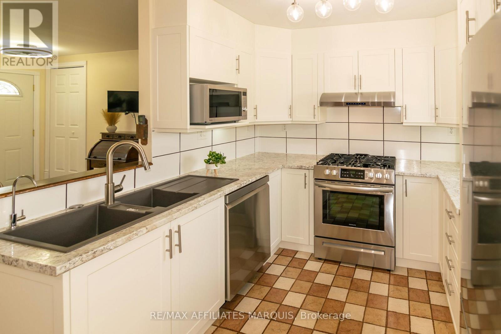 428 JOHNSTON ROAD - Image 6