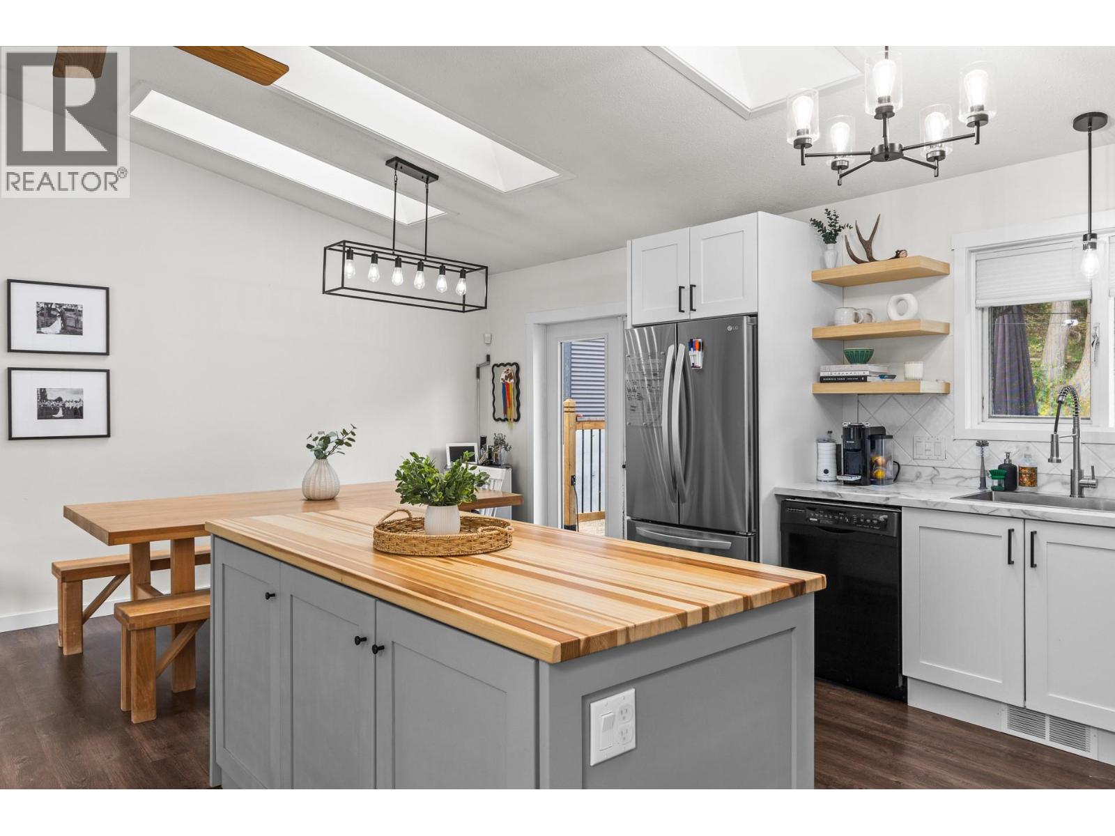 3910 Highland Park Crescent - 14