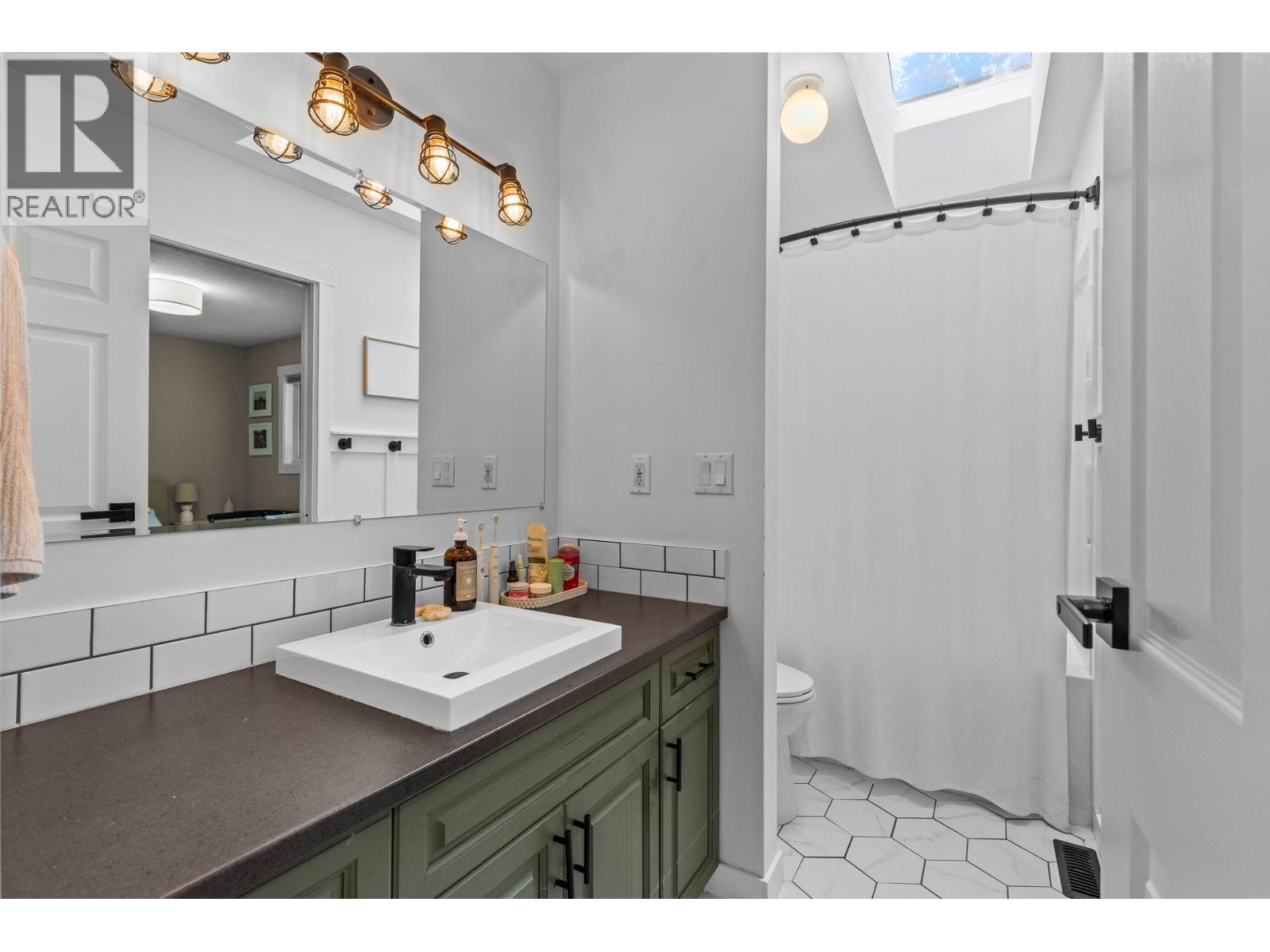 3910 Highland Park Crescent - 17