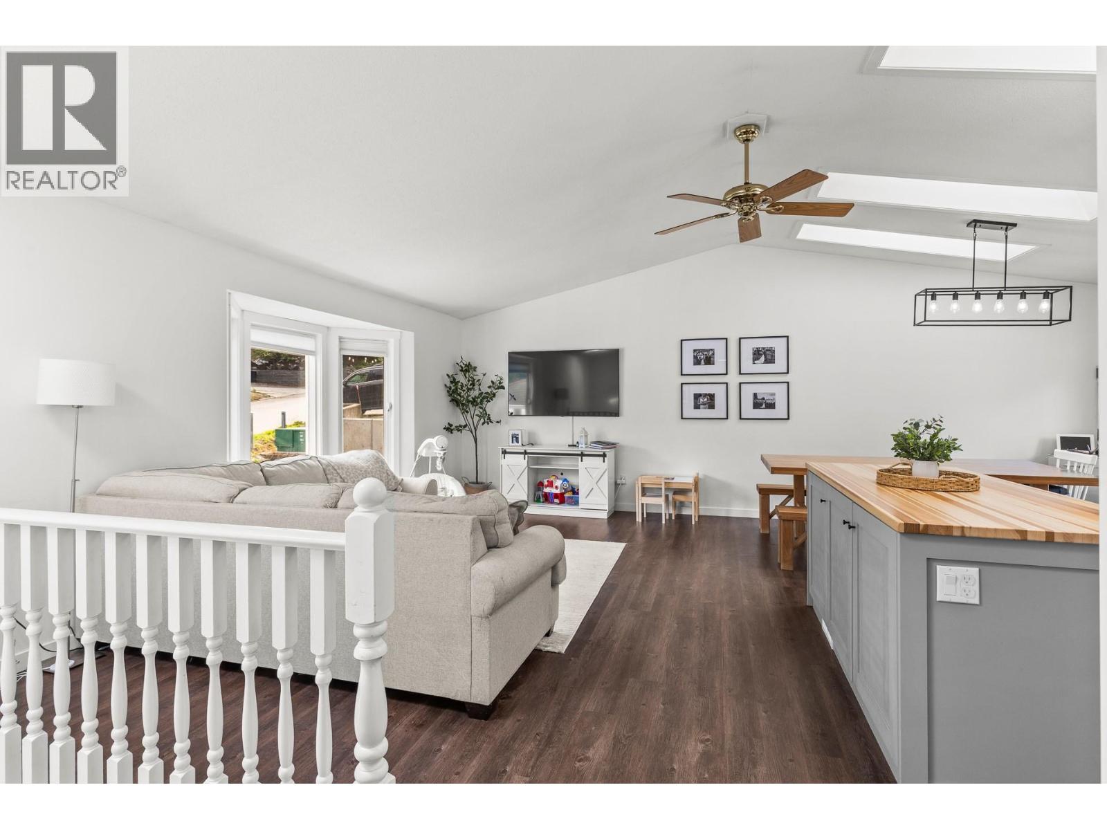 3910 Highland Park Crescent - 3