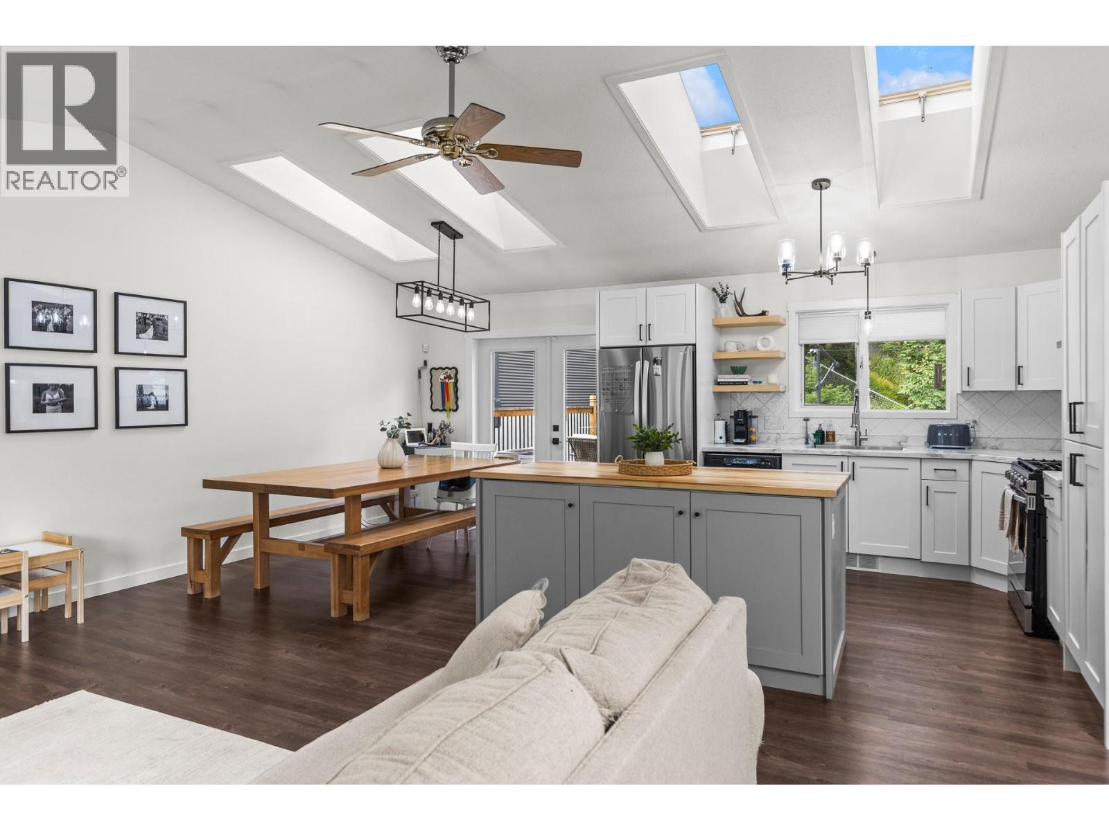 3910 Highland Park Crescent - 6
