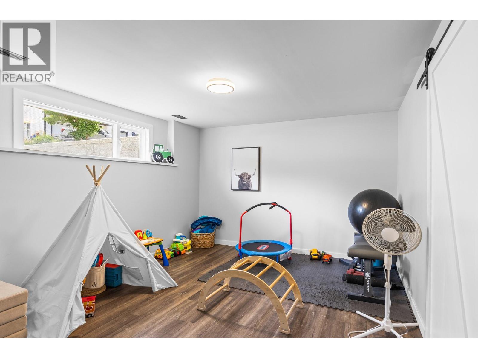3910 Highland Park Crescent - 21