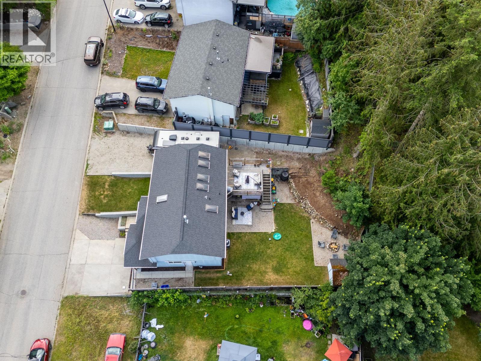 3910 Highland Park Crescent - 35