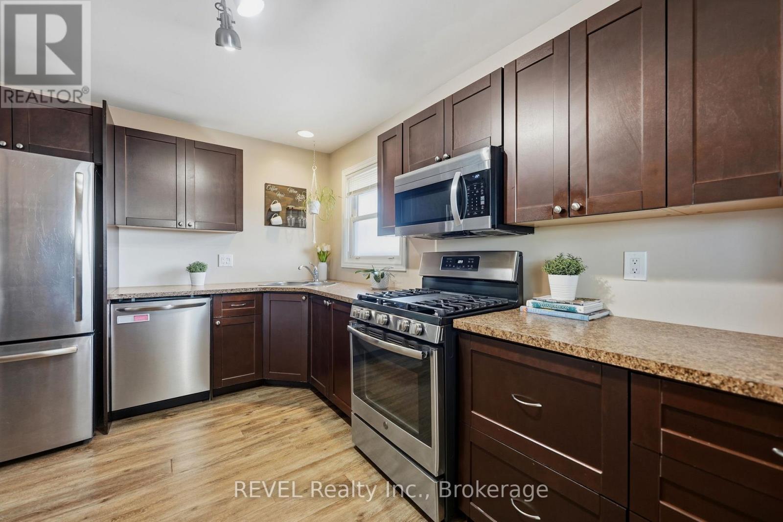 256 CLARKE STREET - Image 10