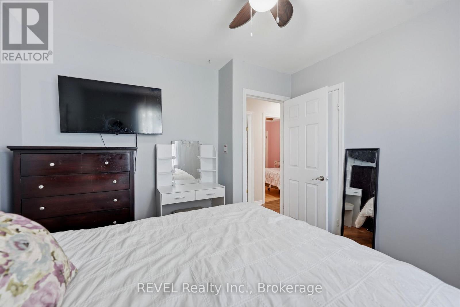 256 CLARKE STREET - Image 17