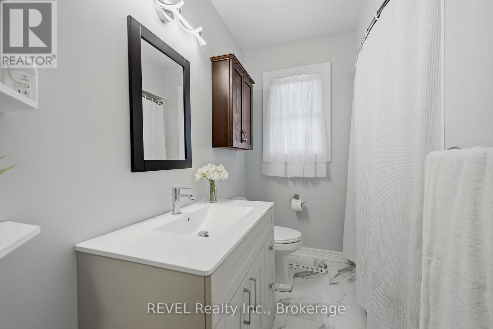 256 CLARKE STREET - Image 19