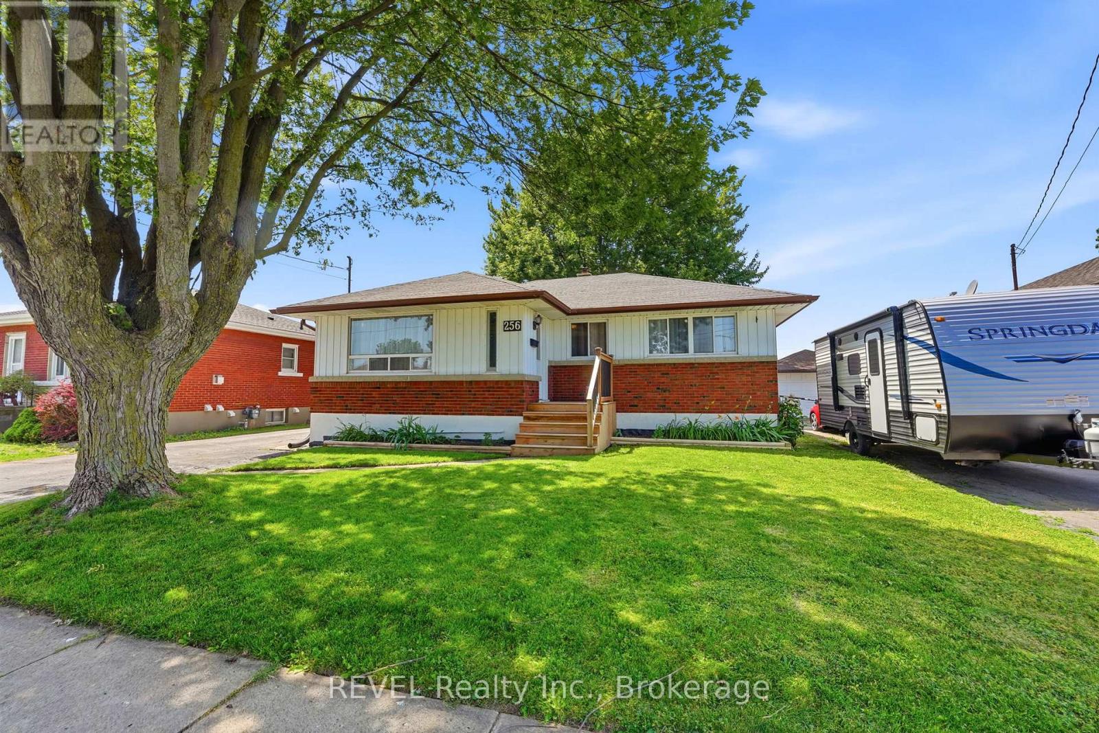 256 CLARKE STREET - 2