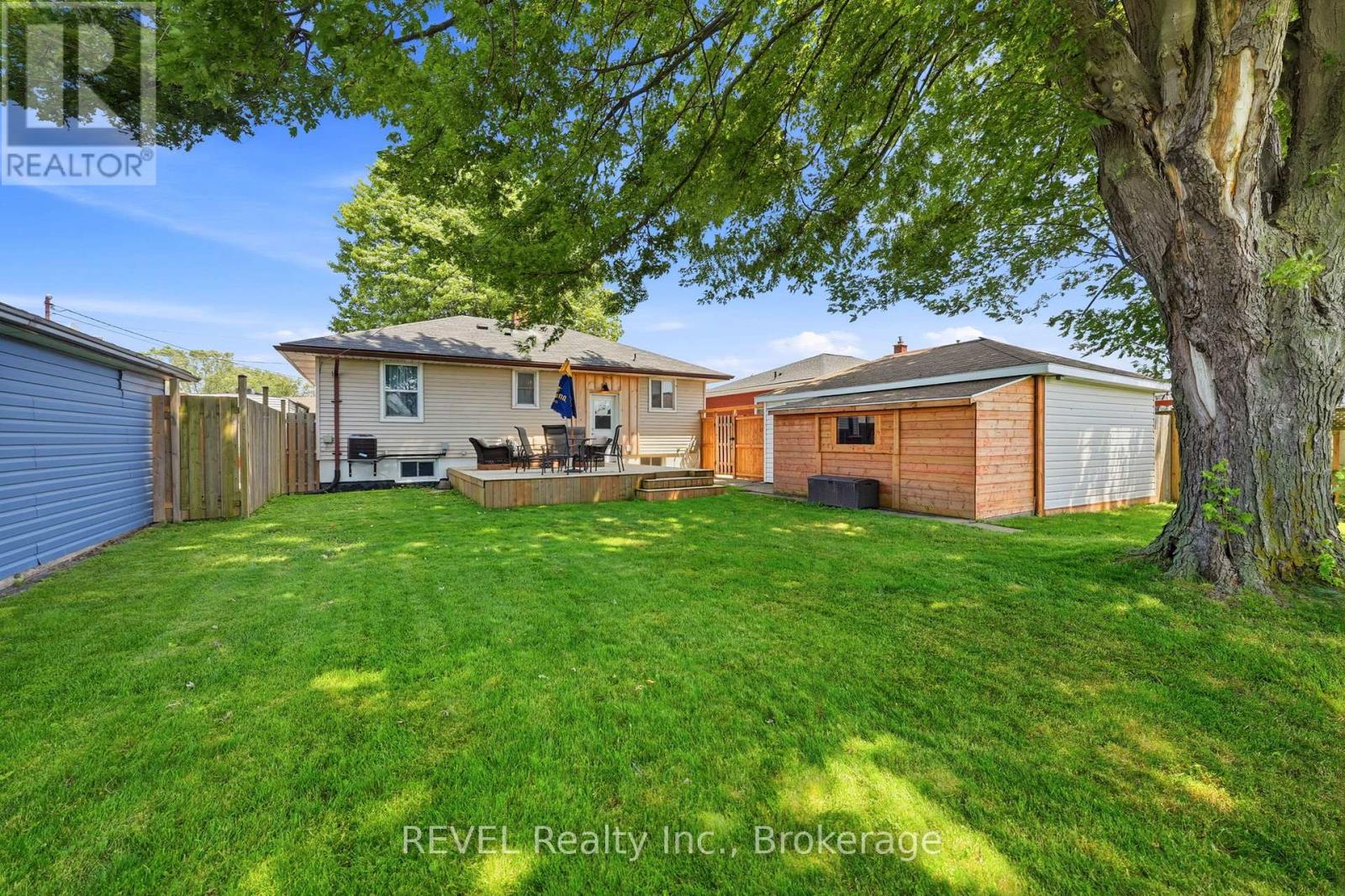 256 CLARKE STREET - Image 31