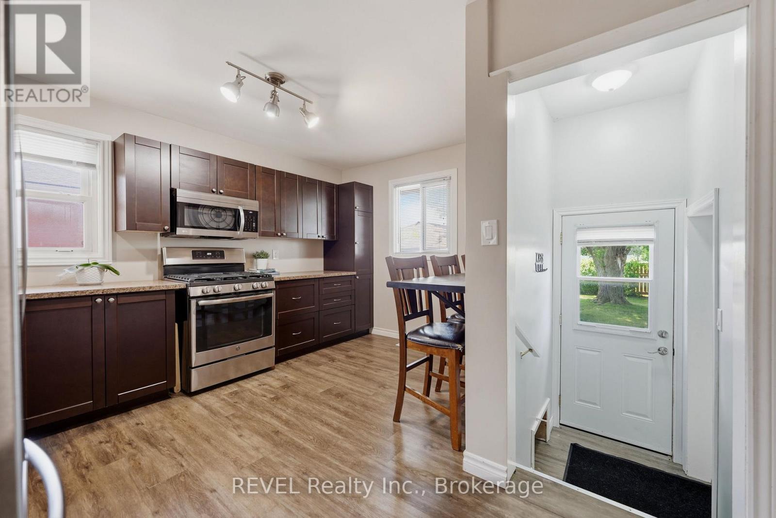 256 CLARKE STREET - Image 8