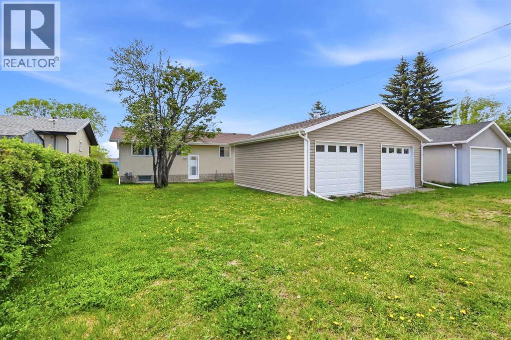 4726 47 Avenue - 30