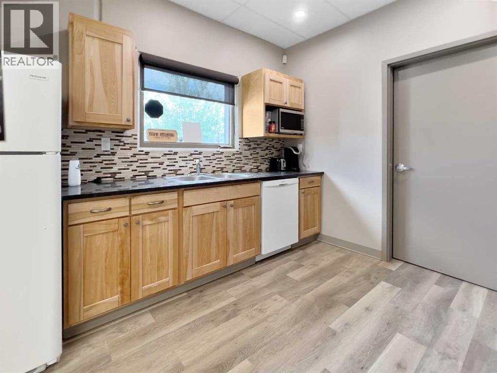 4609 46 Avenue - Photo 12