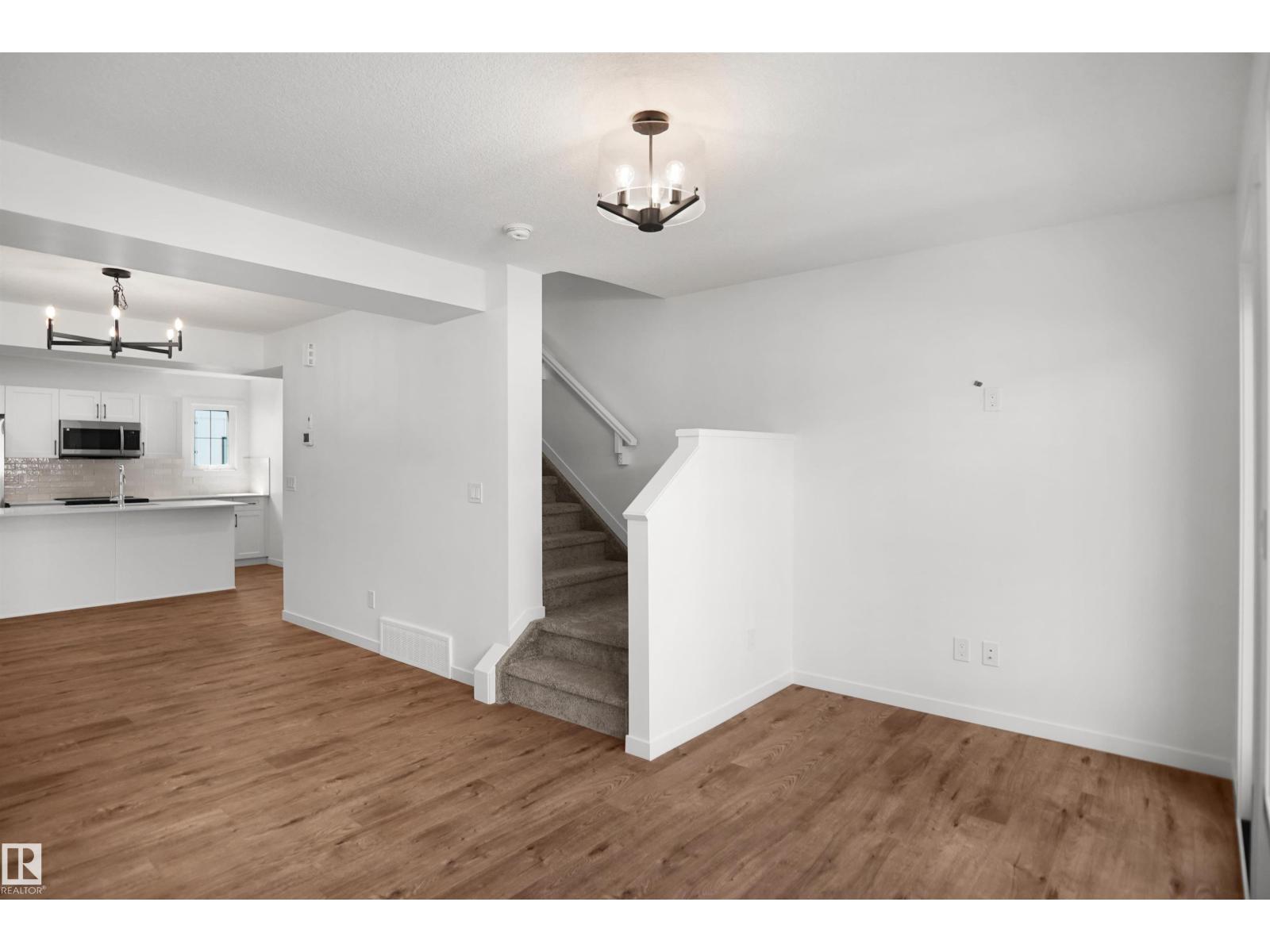 #11 29 AIRPORT RD NW - 17
