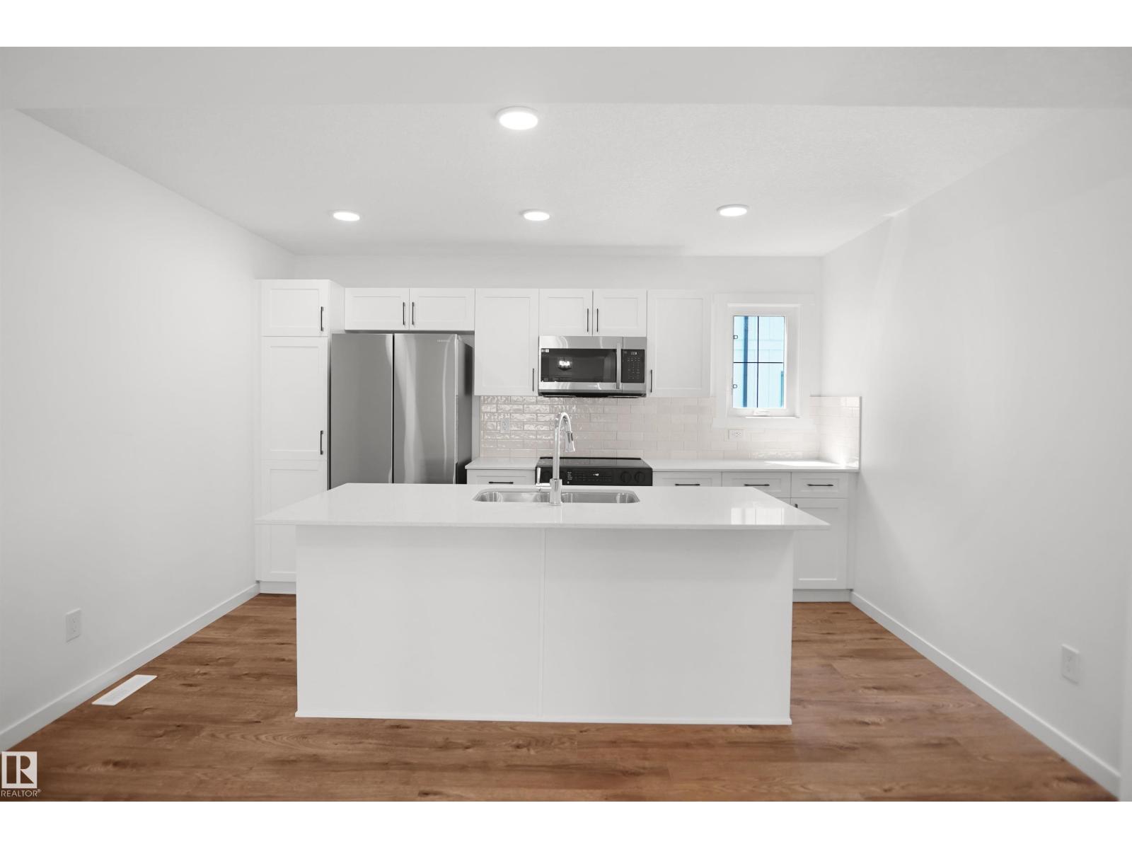 #11 29 AIRPORT RD NW - 9