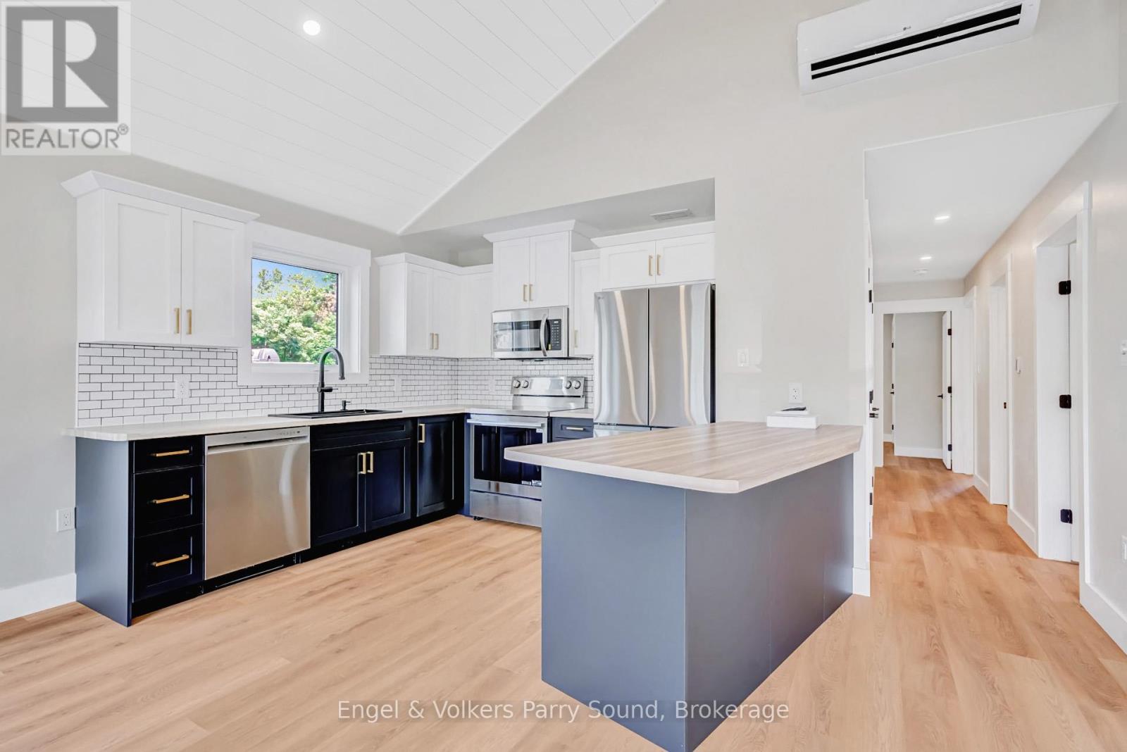 46 FOREST STREET - 11