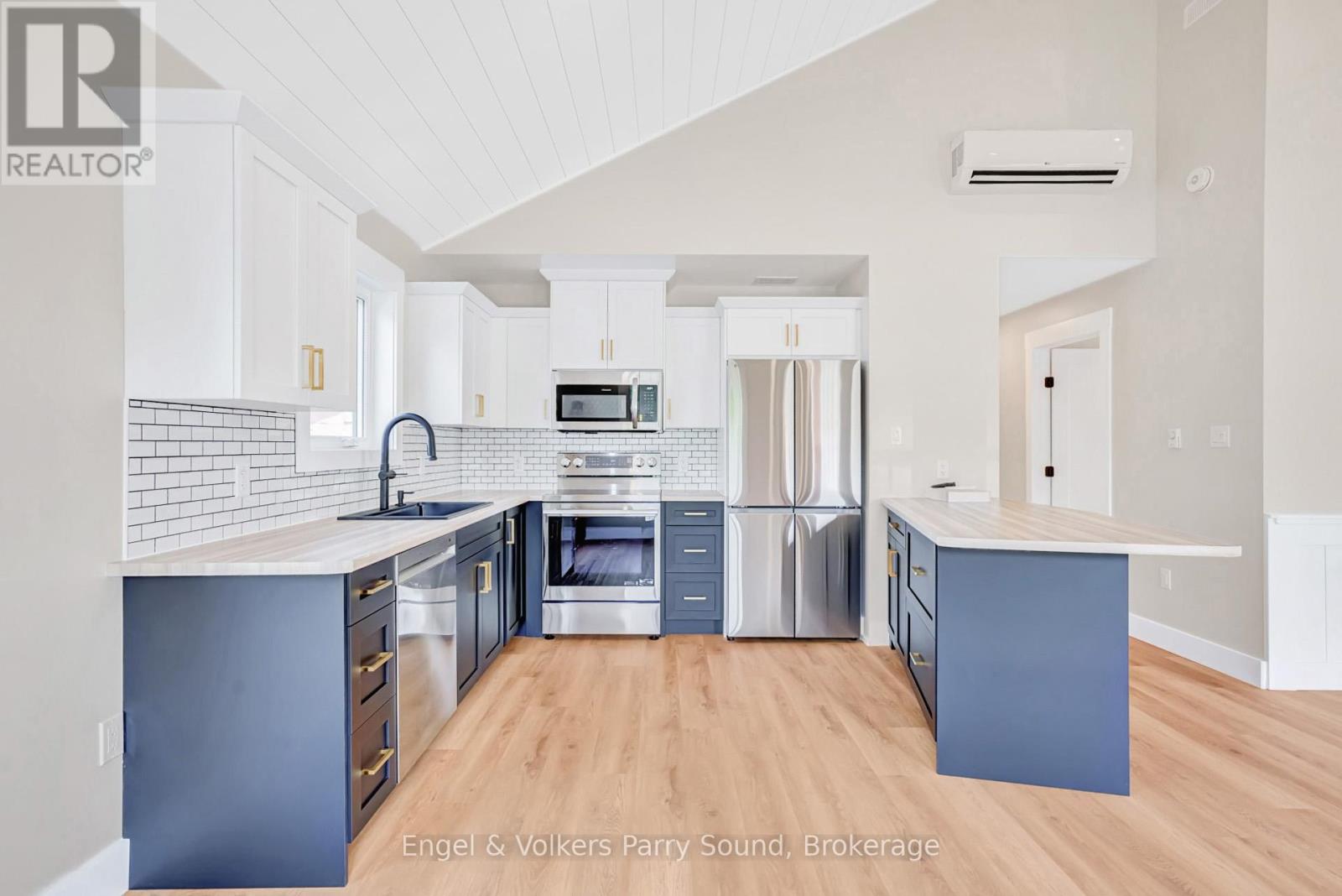 46 FOREST STREET - 12