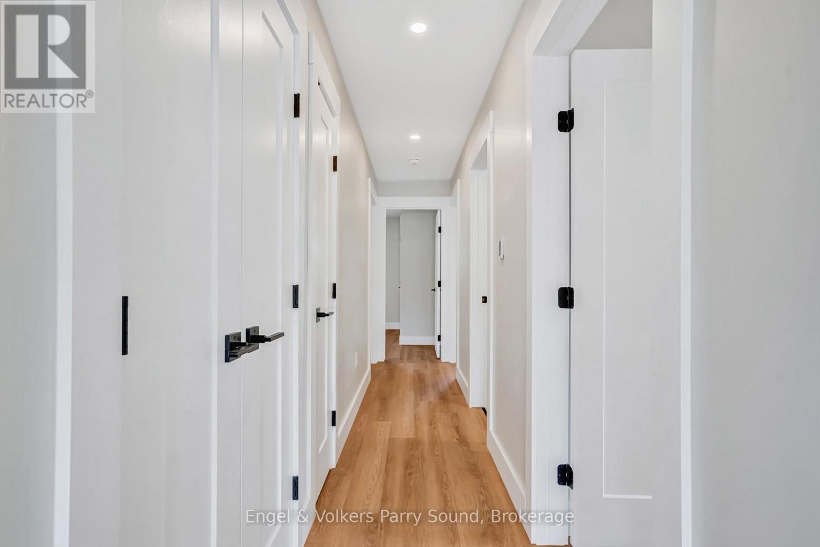 46 FOREST STREET - 13