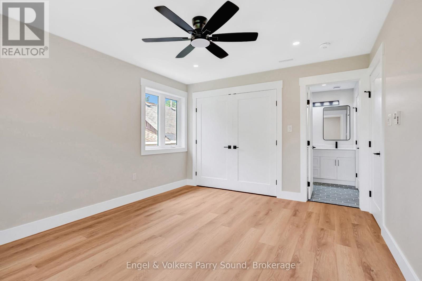 46 FOREST STREET - 17