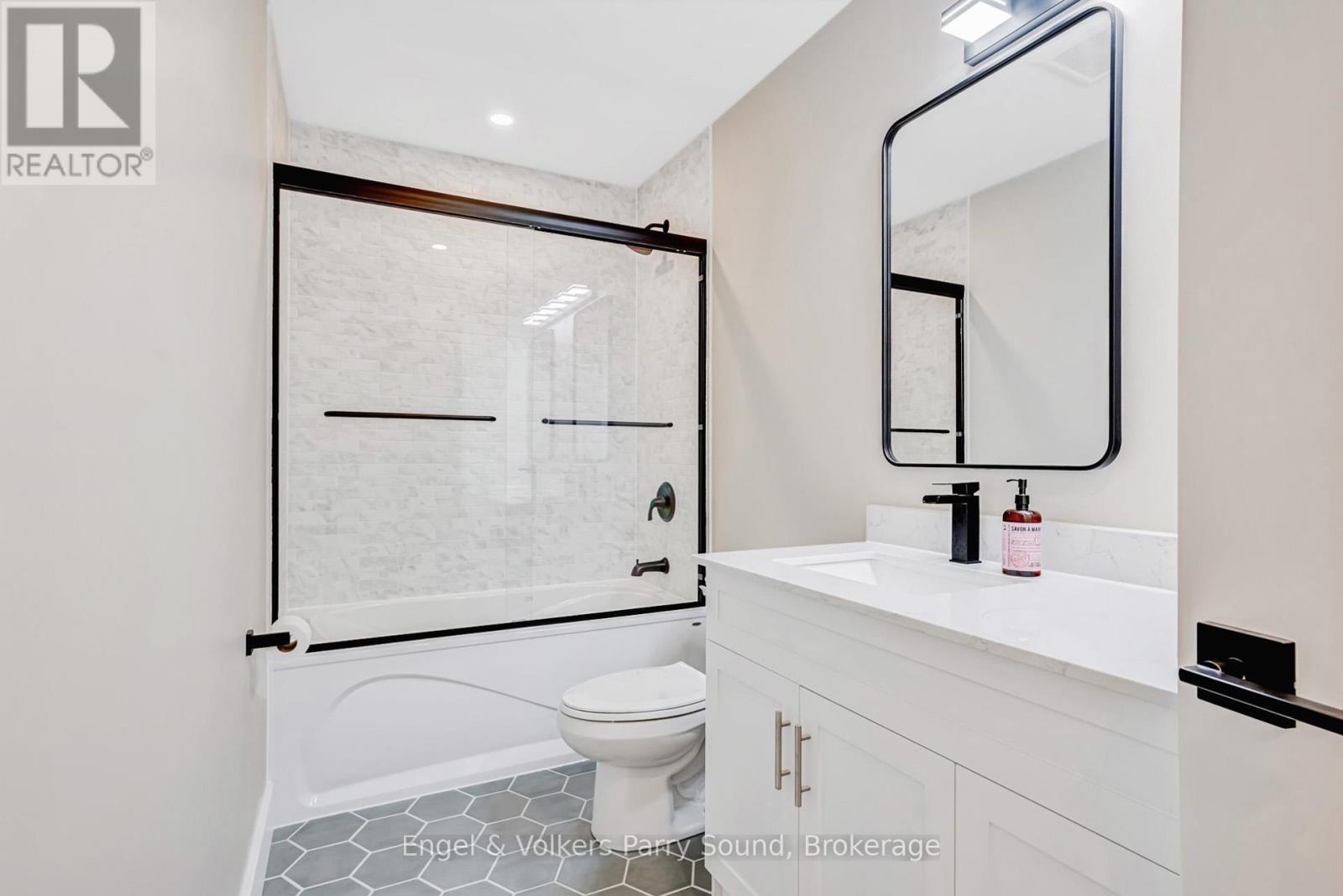 46 FOREST STREET - 19