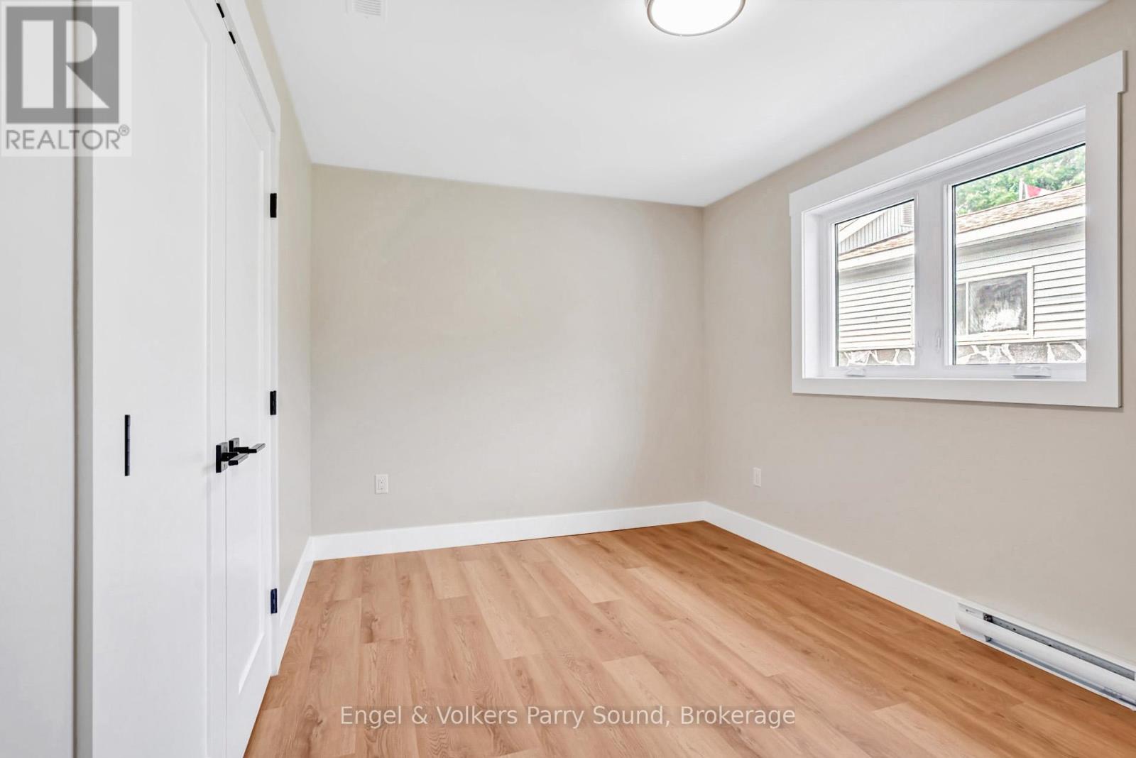 46 FOREST STREET - 23