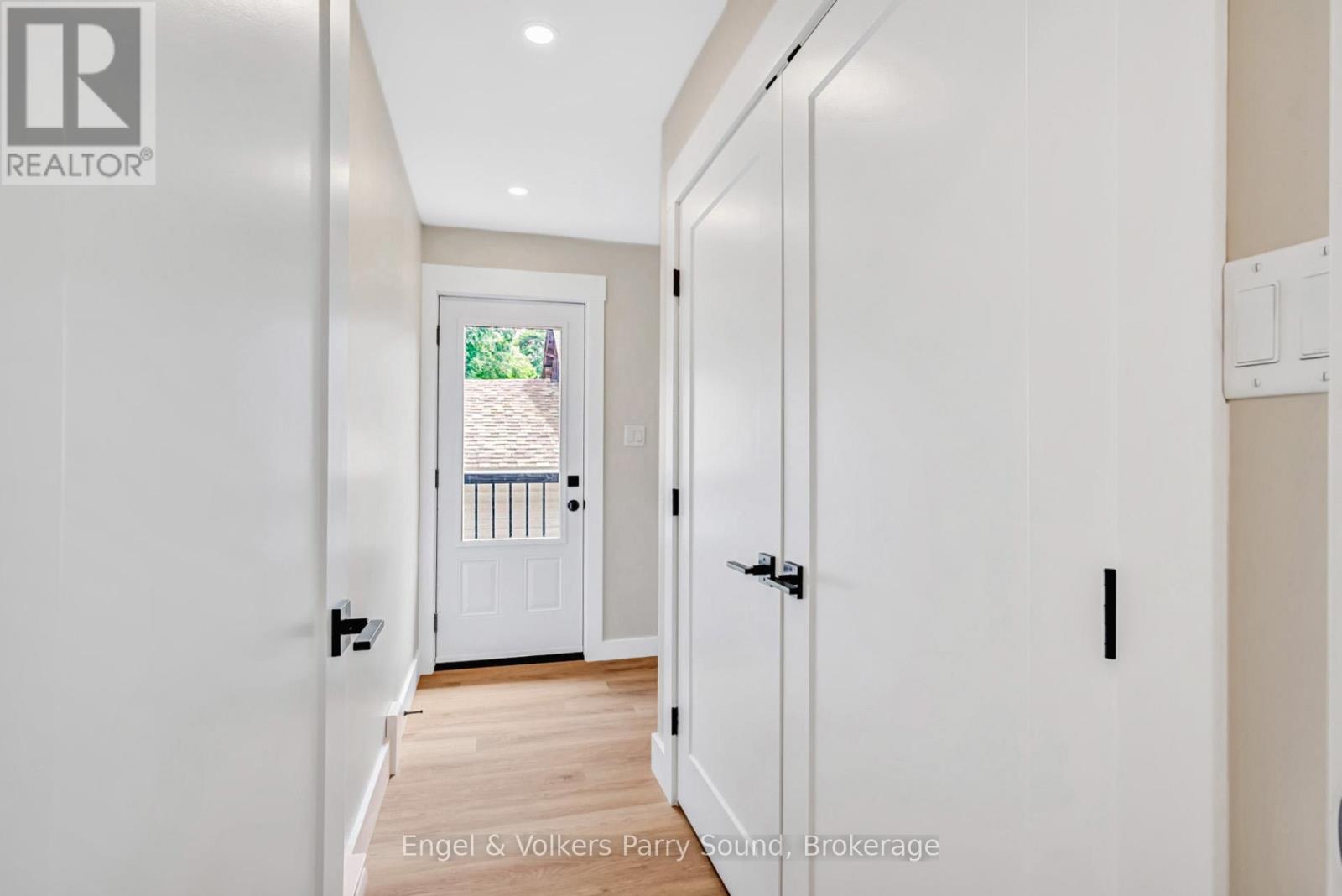 46 FOREST STREET - 24