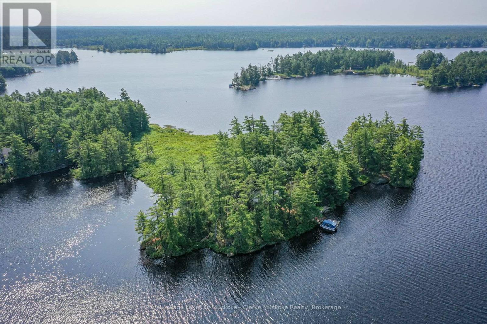 18 5KL ISLAND KAHSHE LAKE - 24