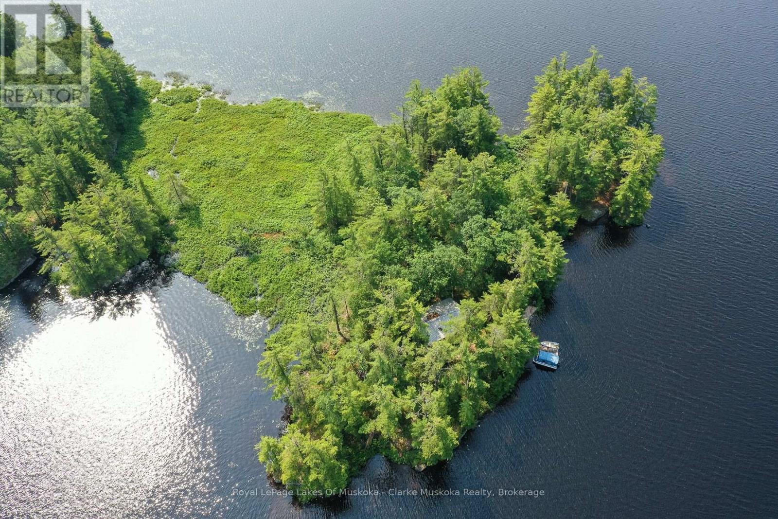 18 5KL ISLAND KAHSHE LAKE - 3
