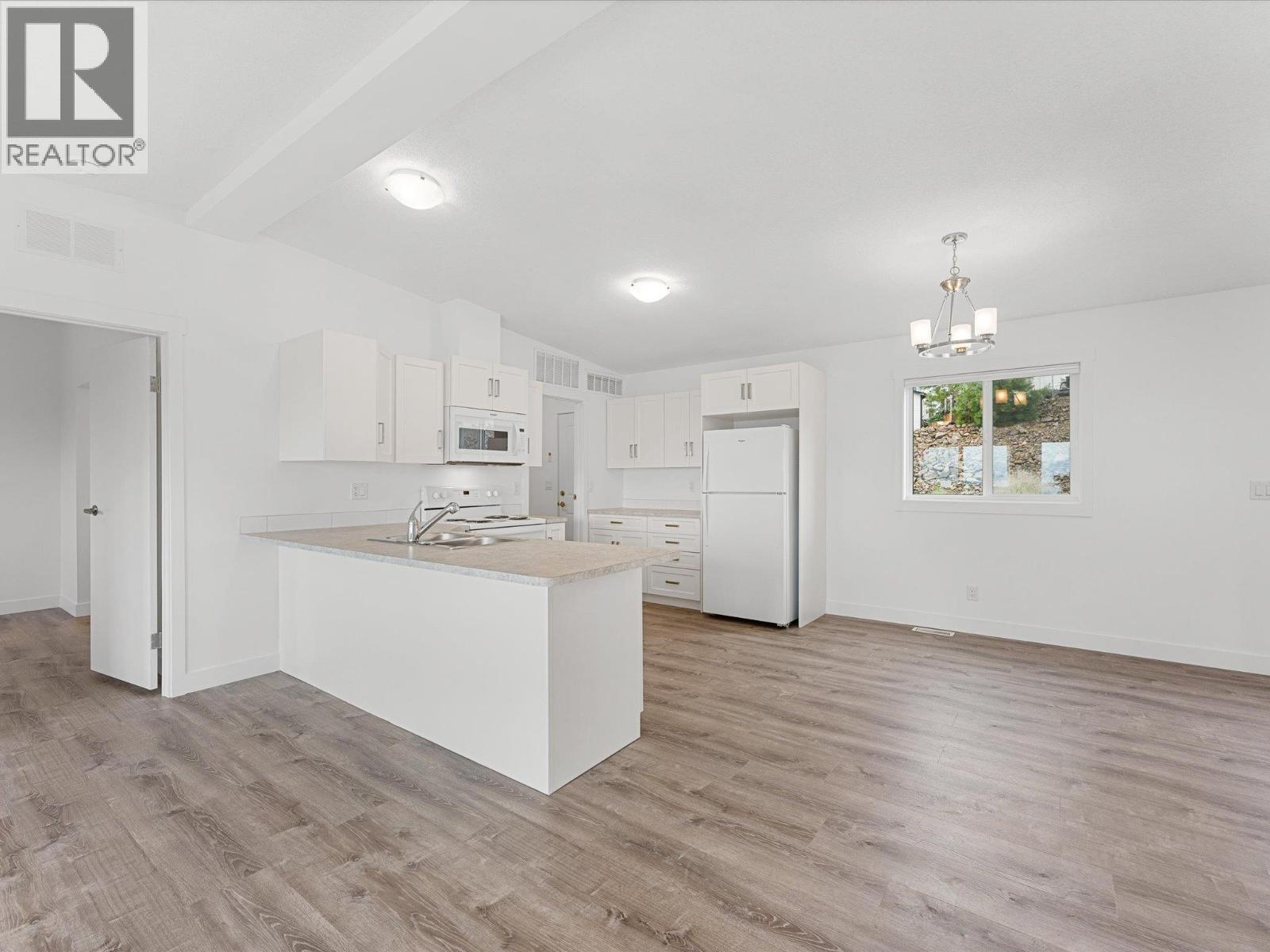 #102 1750 Lenz Road Lot# 102 - 6
