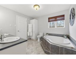 43 Ch. Des Châtelets, Val Des Monts, QC J8N7R1 Photo 25