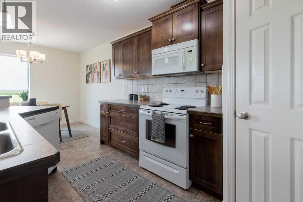 #3(C) 4406 Lake Drive - 17