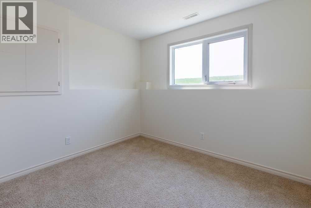 #3(C) 4406 Lake Drive - 37