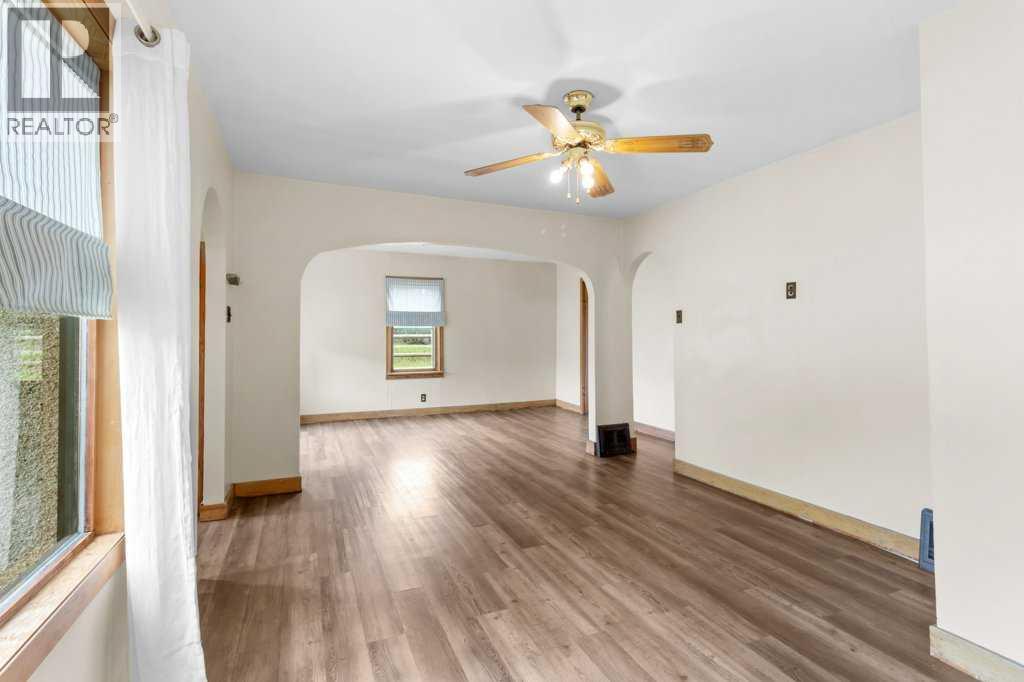1925 23 Avenue - 8