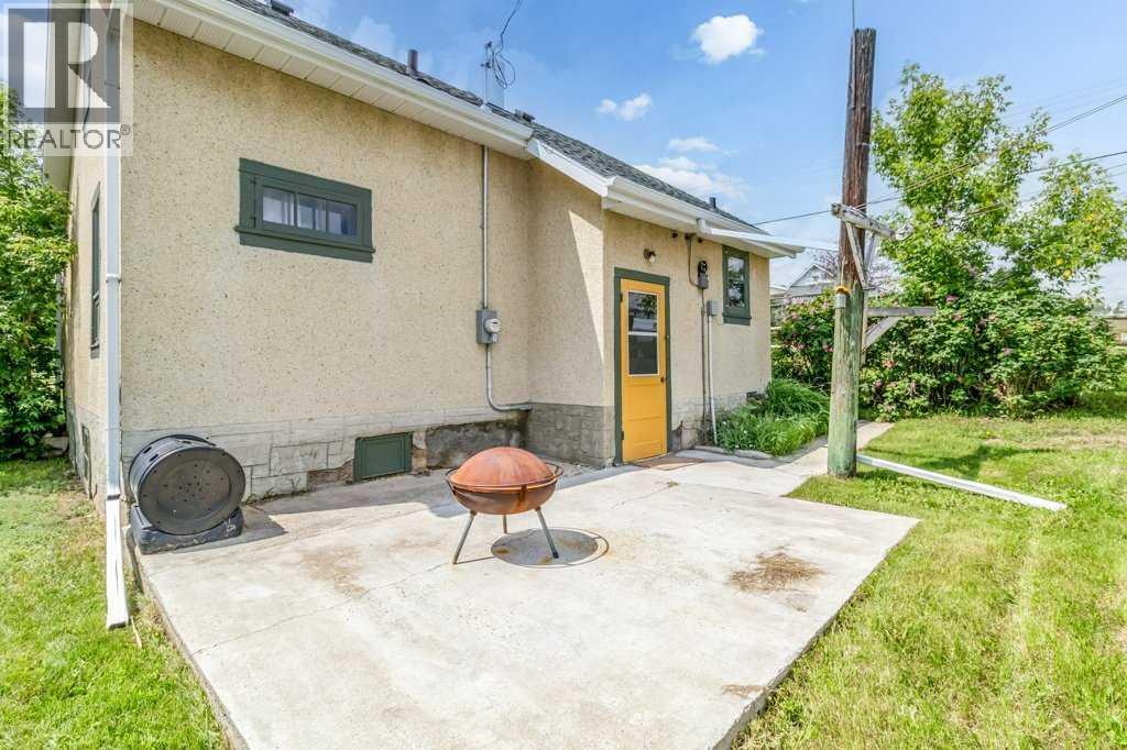 1925 23 Avenue - 24