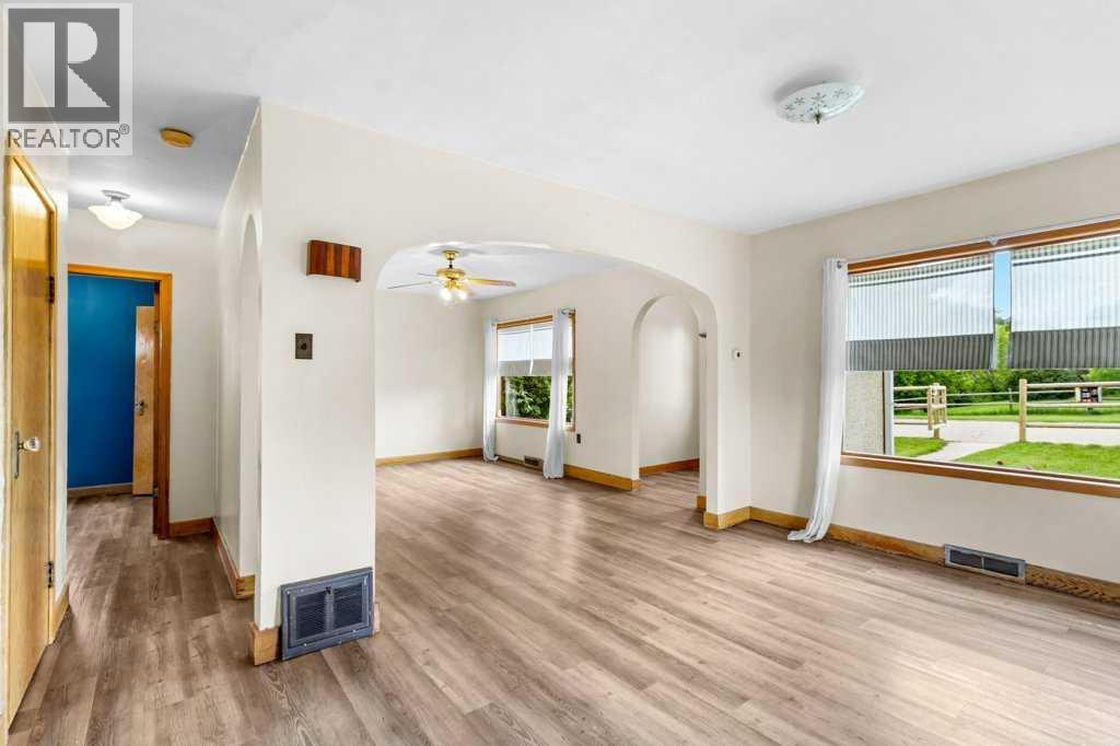 1925 23 Avenue - 4