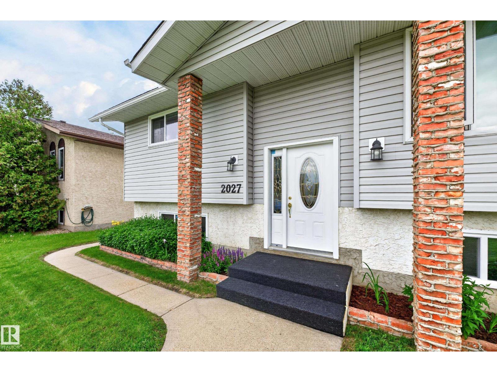 2027 38 ST NW - photo 2