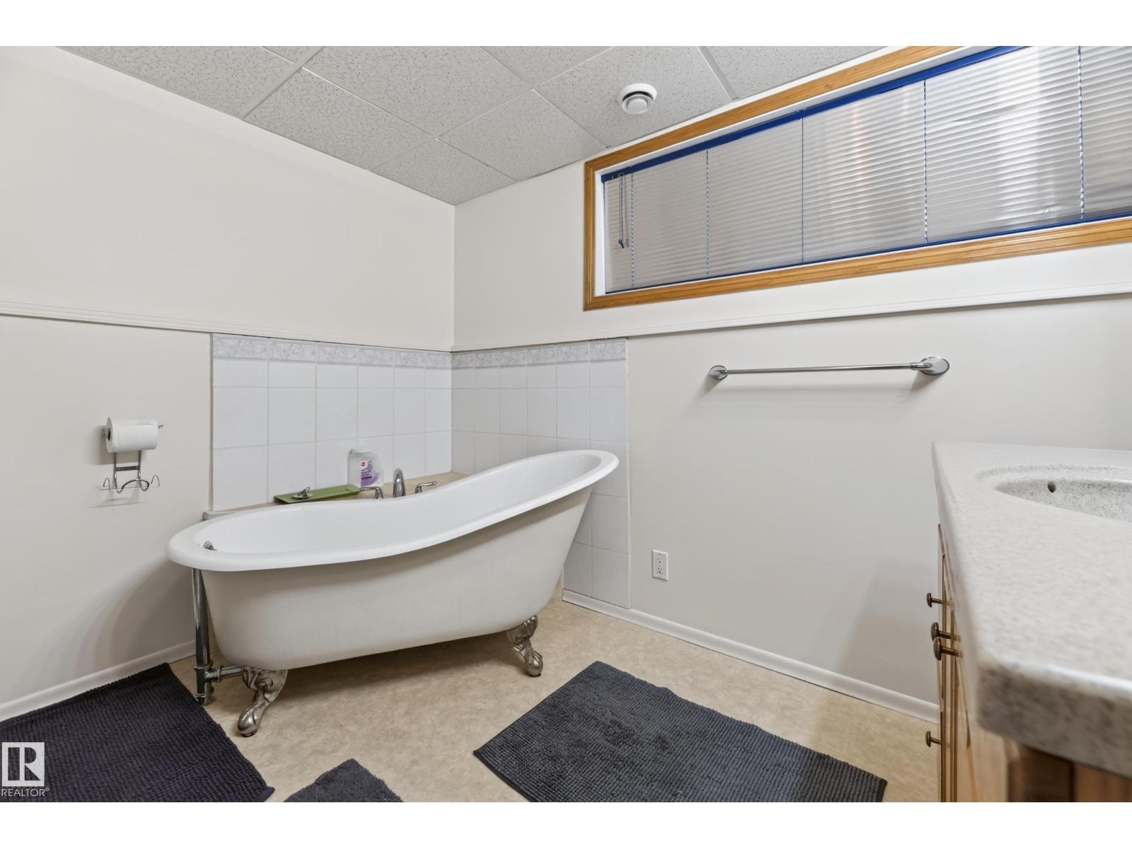 2027 38 ST NW — photo 33
