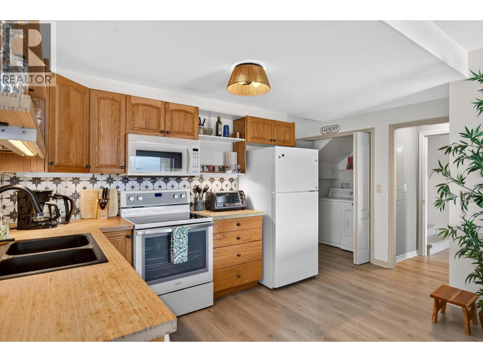 1499 Wilmot Avenue, Kelowna