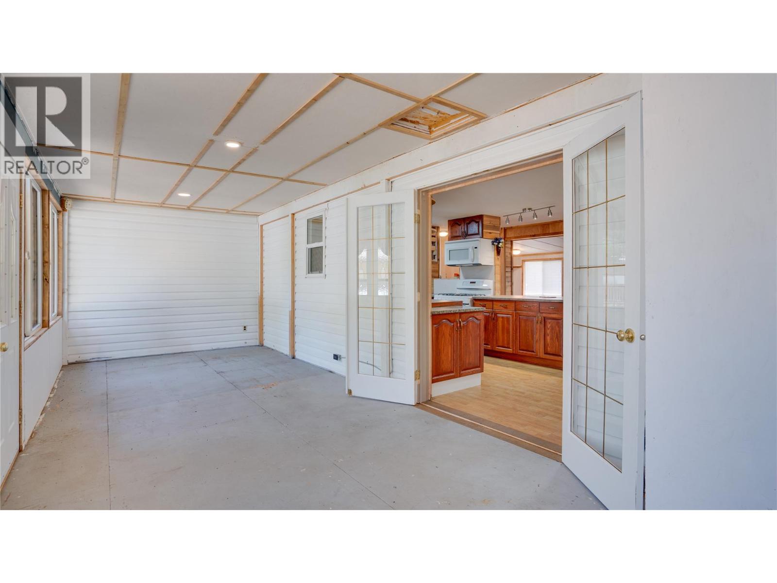 9-12069 Westside Road - 17