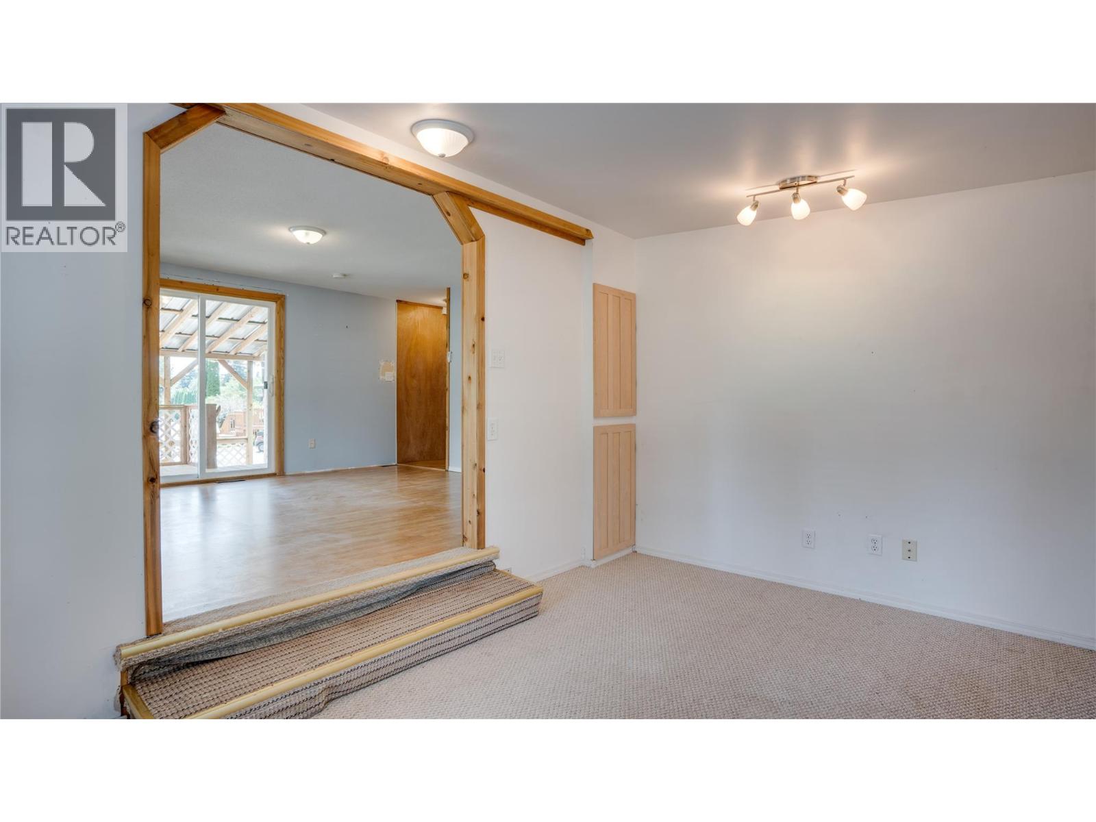 9-12069 Westside Road - 21