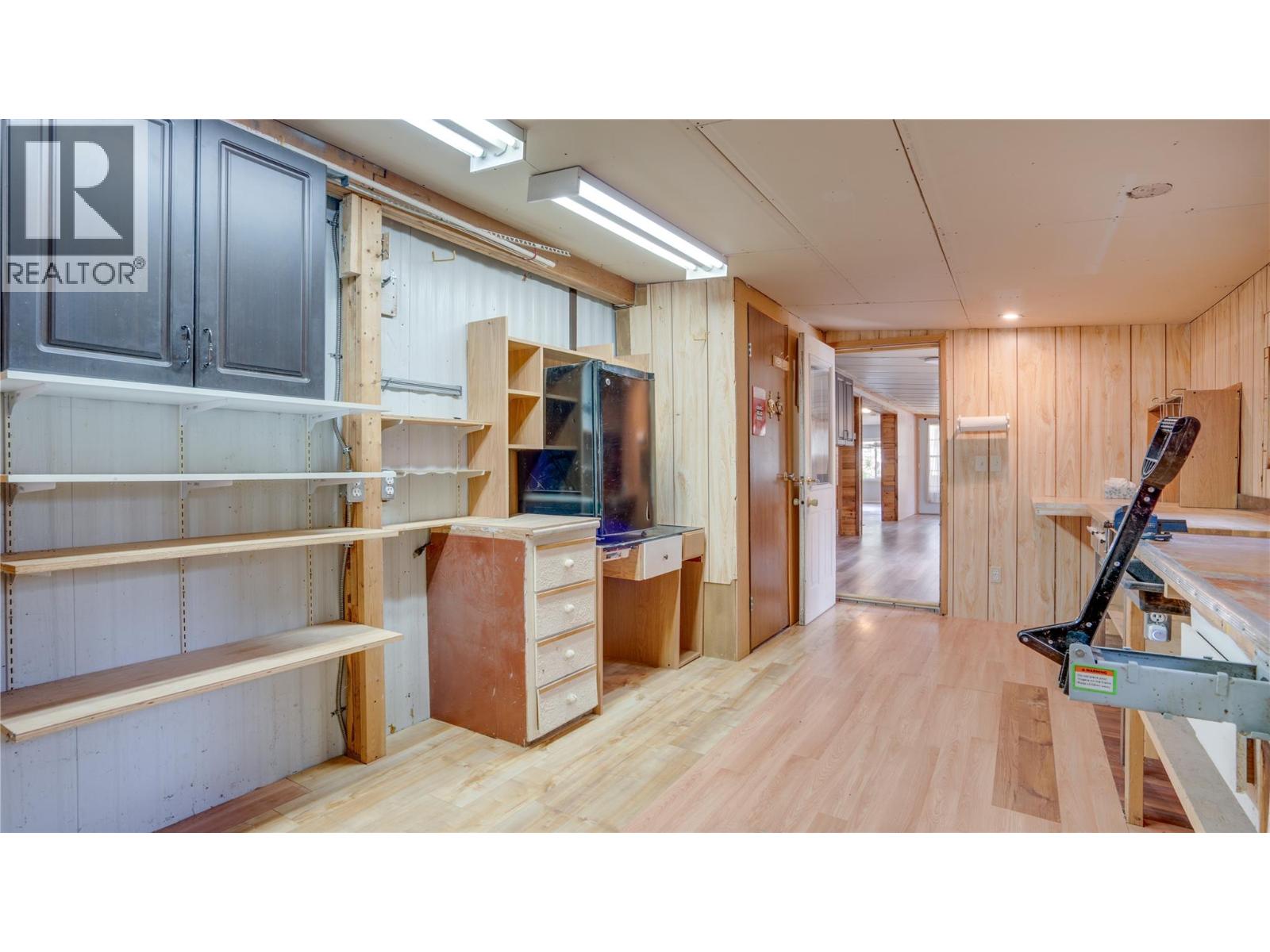 9-12069 Westside Road - 33