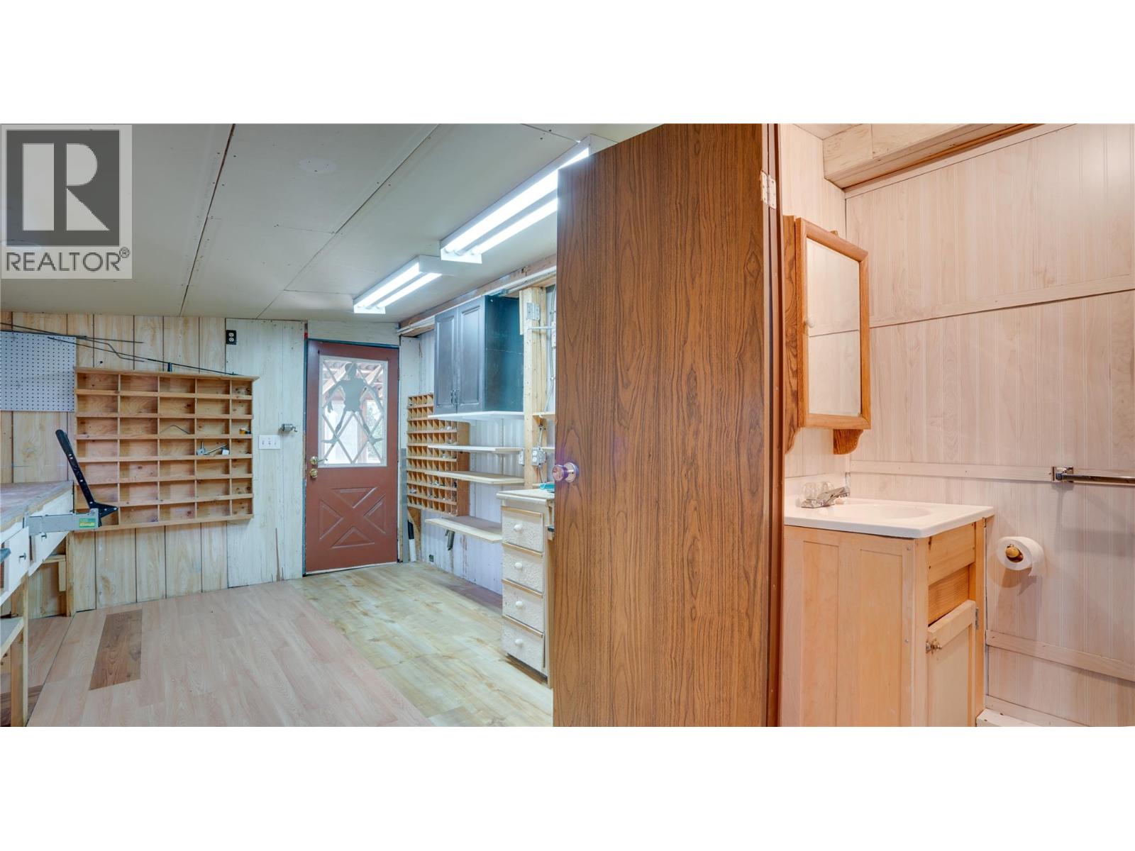 9-12069 Westside Road - 34