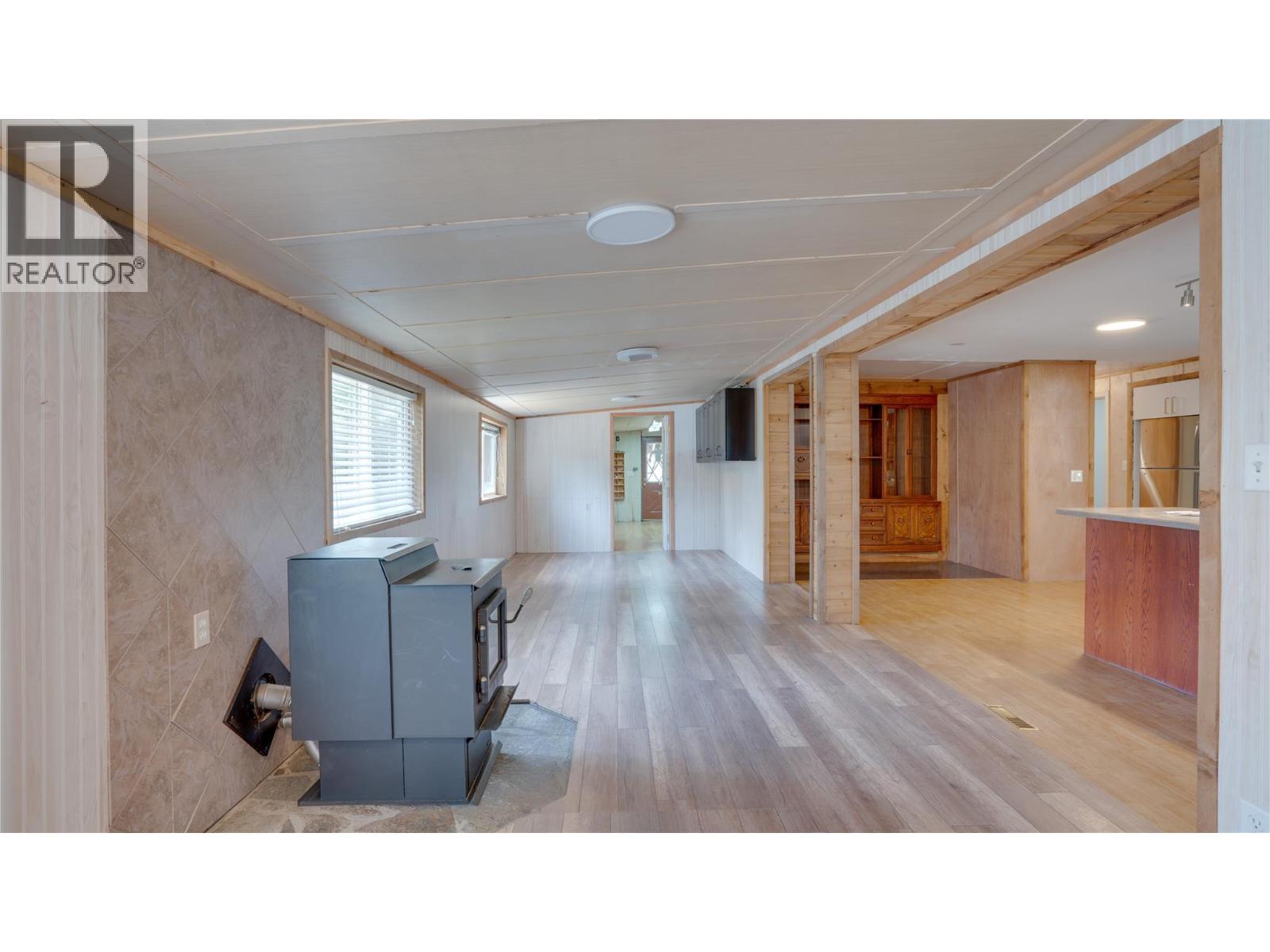 9-12069 Westside Road - 14