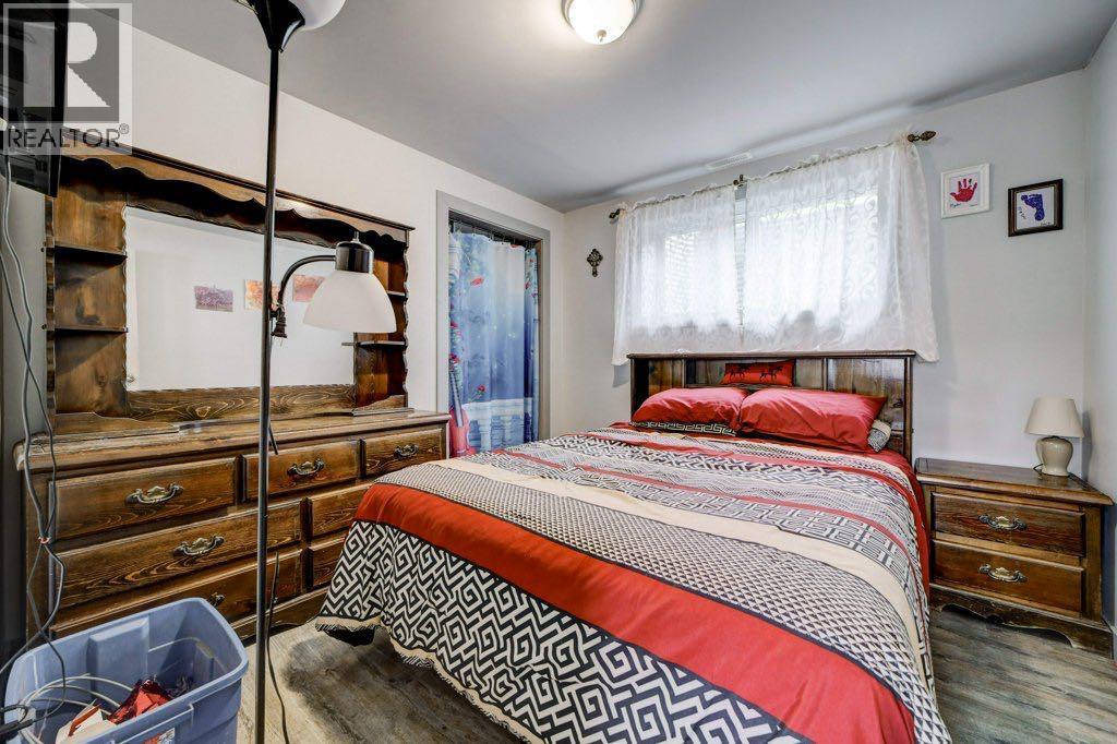 8501 21 Avenue - 32