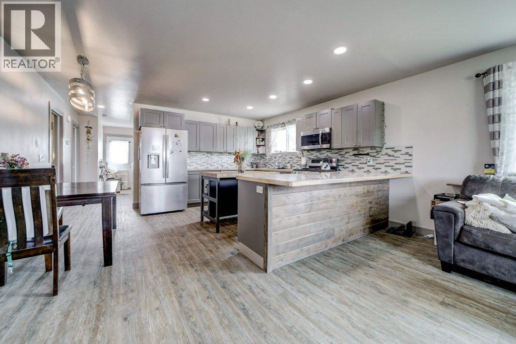 8501 21 Avenue - 12