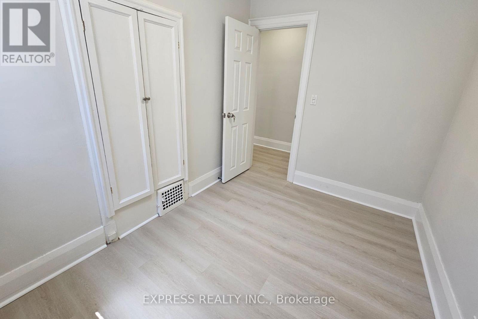 9 BRYANT AVENUE - 16