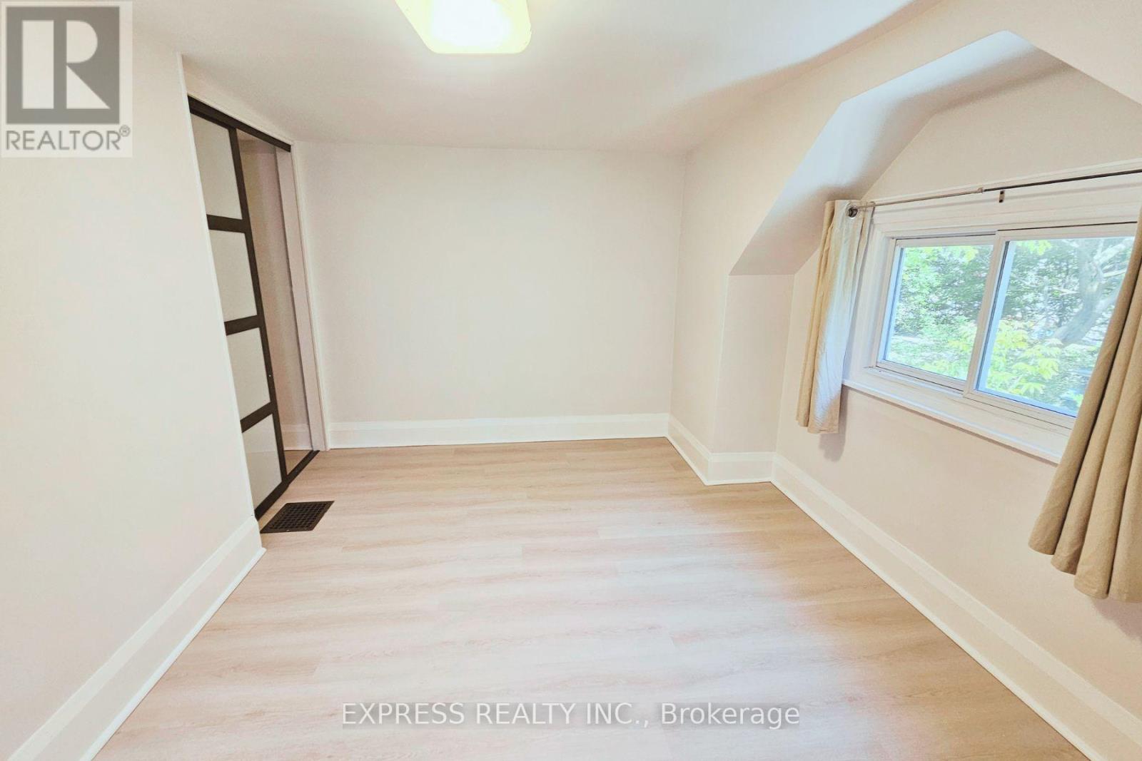 9 BRYANT AVENUE - 17
