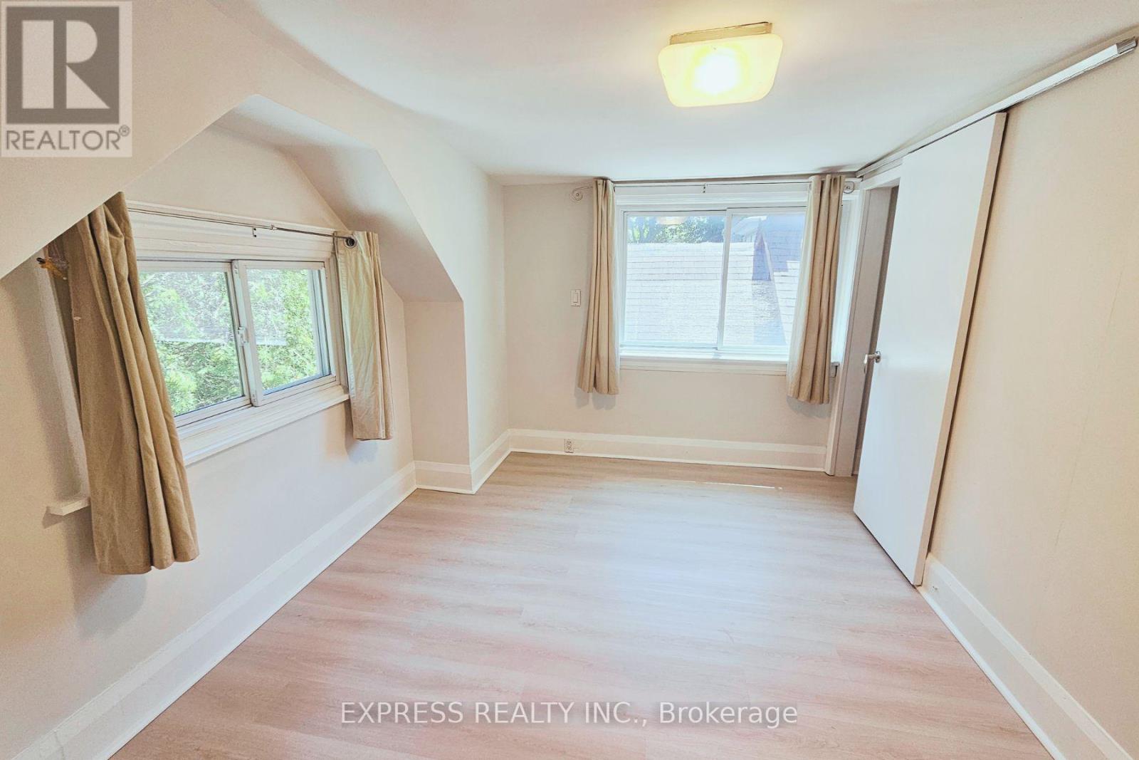 9 BRYANT AVENUE - 18
