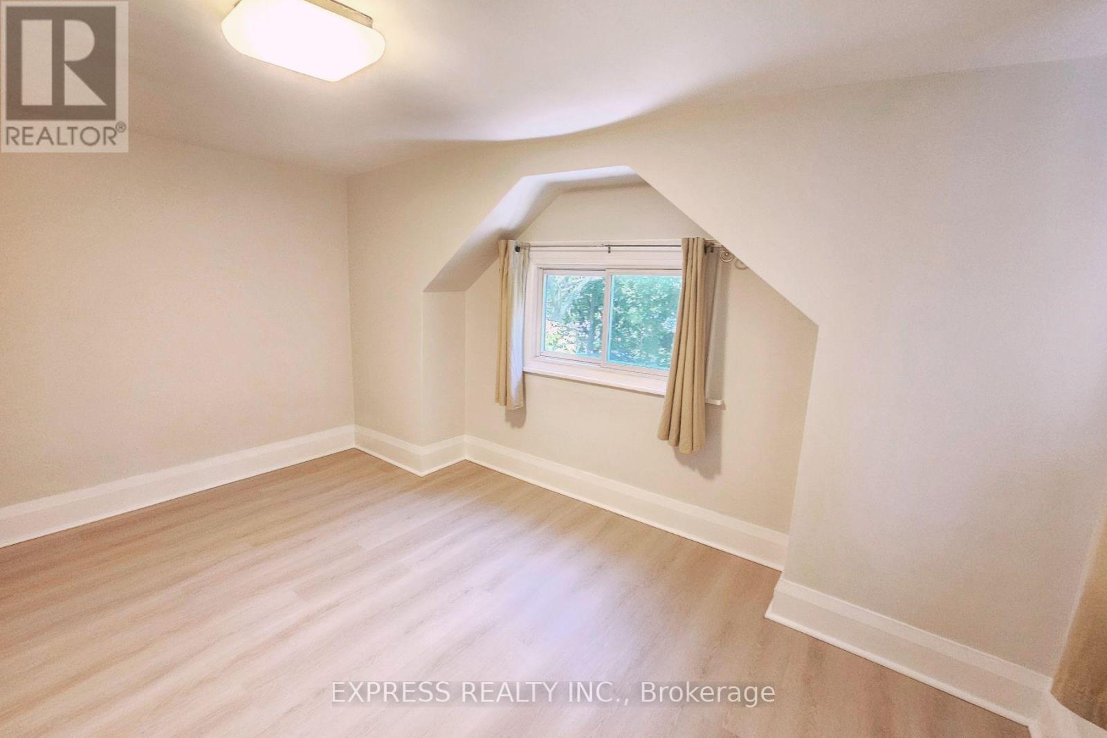 9 BRYANT AVENUE - 19